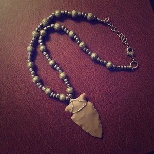 Beaded arrowhead necklace 🐸